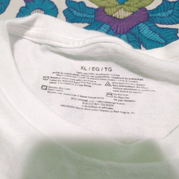 Snickers t-shirt white X-Large Graphic Cropped short-sleeve Casual - Picture 4 of 5